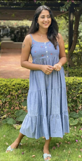 Kaniha feet photo thumbnail