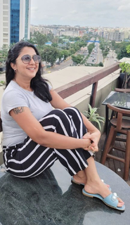 Kaniha feet photo thumbnail