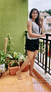 Kaniha feet photo thumbnail