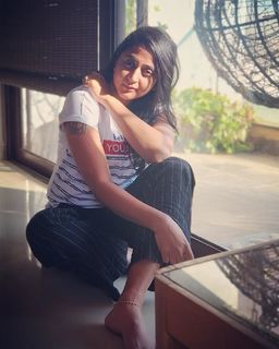 Kaniha feet photo thumbnail