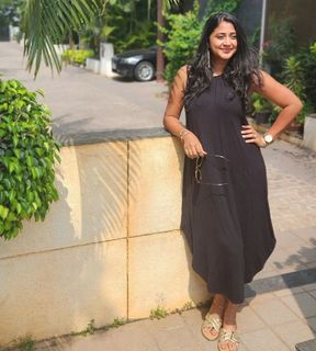 Kaniha feet photo thumbnail