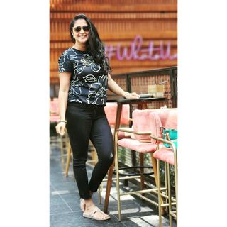 Kaniha feet photo thumbnail