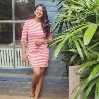 Kaniha feet photo thumbnail