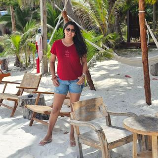 Kaniha feet photo thumbnail