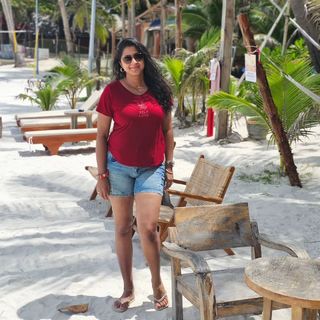Kaniha feet photo thumbnail
