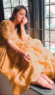 Kaniha feet photo thumbnail