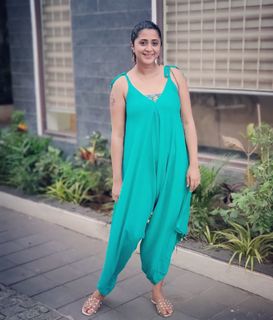 Kaniha feet photo thumbnail