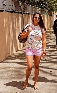 Kaniha feet photo thumbnail