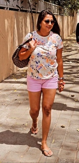 Kaniha feet photo thumbnail