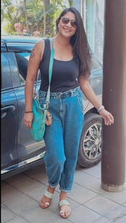Kaniha feet photo thumbnail