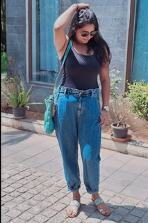 Kaniha feet photo thumbnail