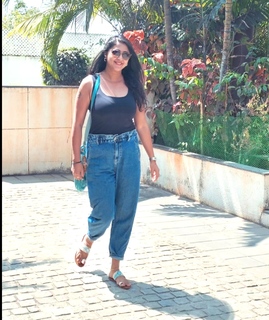 Kaniha feet photo thumbnail