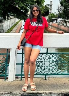 Kaniha feet photo thumbnail