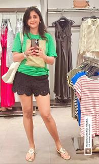 Kaniha feet photo thumbnail