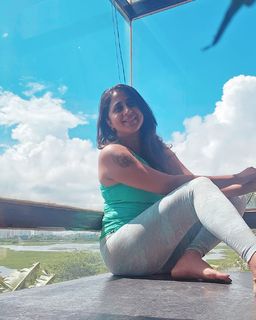 Kaniha feet photo thumbnail