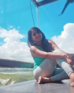 Kaniha feet photo thumbnail