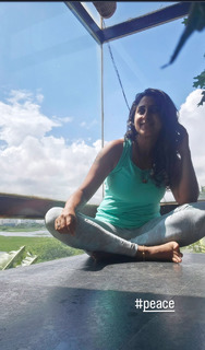 Kaniha feet photo thumbnail