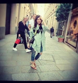 Kanika Kapoor feet photo 20