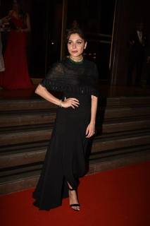 Kanika Kapoor feet photo 18