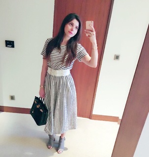 Kanika Kapoor feet photo 8