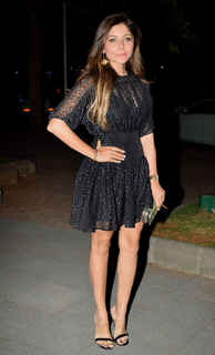 Kanika Kapoor feet photo 20