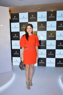 Kanika Kapoor feet photo 18