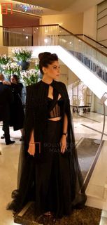 Kanika Kapoor feet photo 8