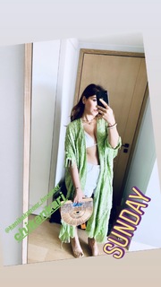 Kanika Kapoor feet photo 8