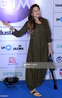 Kanika Kapoor feet photo 15