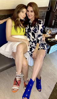 Kanika Kapoor feet photo 10