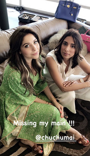 Kanika Kapoor feet photo 3