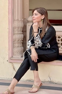 Kanika Kapoor feet photo 1