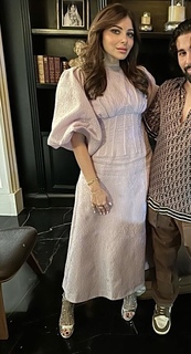 Kanika Kapoor feet photo 13