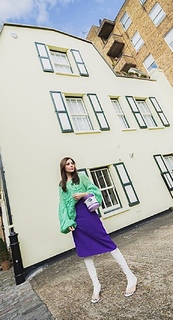 Kanika Kapoor feet photo 5