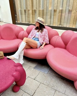Kanika Kapoor feet photo 10