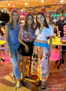 Kanika Kapoor feet photo 6