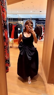 Kanika Kapoor feet photo 2