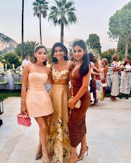 Kanika Kapoor feet photo 18