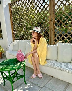 Kanika Kapoor feet photo 15