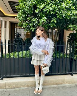 Kanika Kapoor feet photo 13
