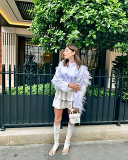 Kanika Kapoor feet photo 10