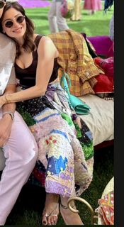 Kanika Kapoor feet photo 6
