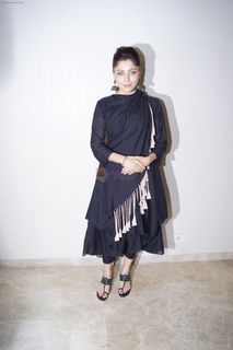 Kanika Kapoor feet photo 7