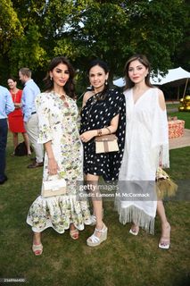 Kanika Kapoor feet photo 2