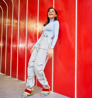 Kanika Kapoor feet photo 5