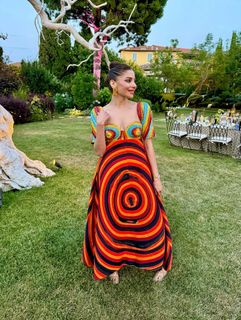 Kanika Kapoor feet photo 2