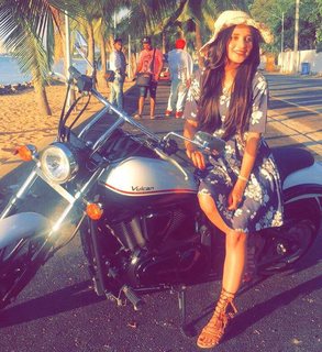 Kanika Mann feet photo thumbnail