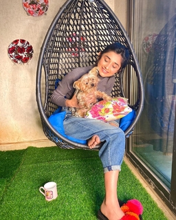 Kanika Mann feet photo thumbnail