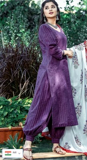 Kanika Mann feet photo thumbnail