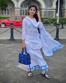 Kanika Mann feet photo thumbnail